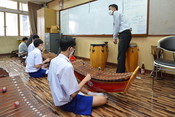 บรรยากาศการเรียนดนตรีไทย นักเรียนระดับชั้นมัธยมศึกษาตอนต้น 
